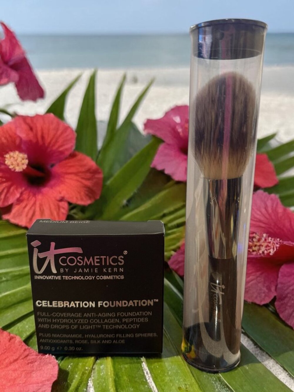 it Cosmetics "Celebration Foundation" in MEDIUM BEIGE - NEW